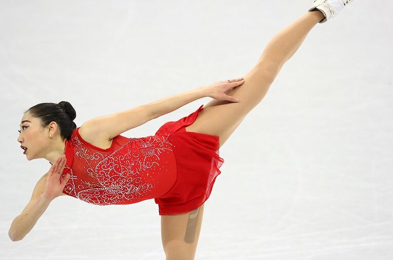 10代の頃から期待された潜在能力が、ついに開花。長洲のトリプルアクセルには観客も喝采した。 ／ photograph by Ryosuke Menju/JMPA