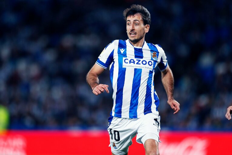 「TAKE 14」ユニ少年の期待に応えて…前髪イメチェン久保建英のW杯後ソシエダ初戦「ゴールへの気迫＋守備」を撮った〈写真多数〉(38)