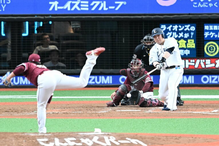 中村の「2000三振」の瞬間　©JIJI PRESS