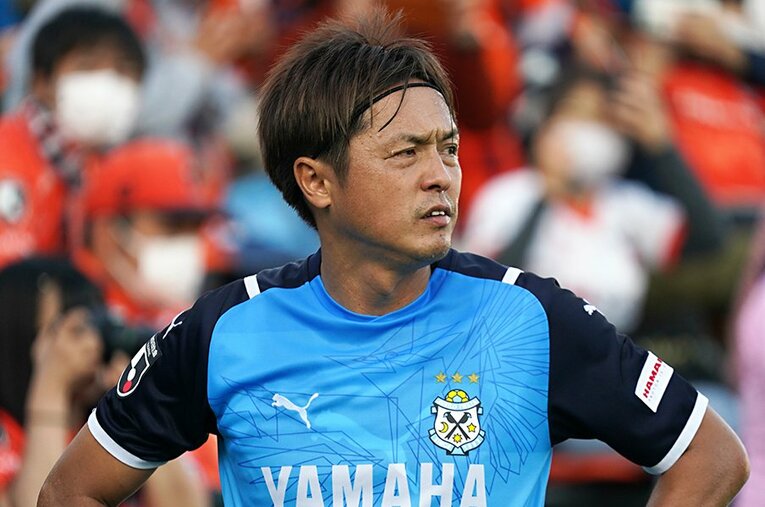 昨年10月に期限付きでジュビロ磐田に加入した遠藤保仁。有言実行となる“J1昇格”を果たした ／ photograph by Getty Images