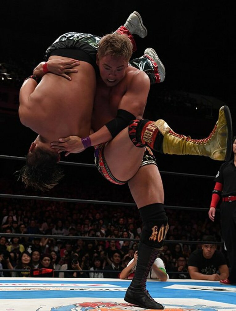 オカダ・カズチカ「ひらめき」の勝利。1.4東京ドームは、オメガとの心理戦へ。(2)