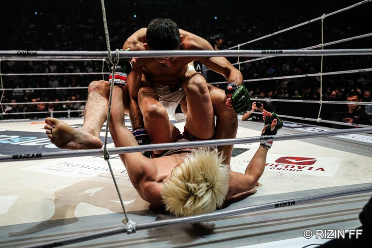 鈴木千裕vs.クレベル・コイケ　©RIZIN FF