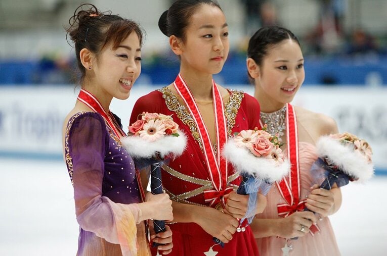 （左から）村主章枝、浅田真央、中野友加里 ／ photograph by Takuya Sugiyama