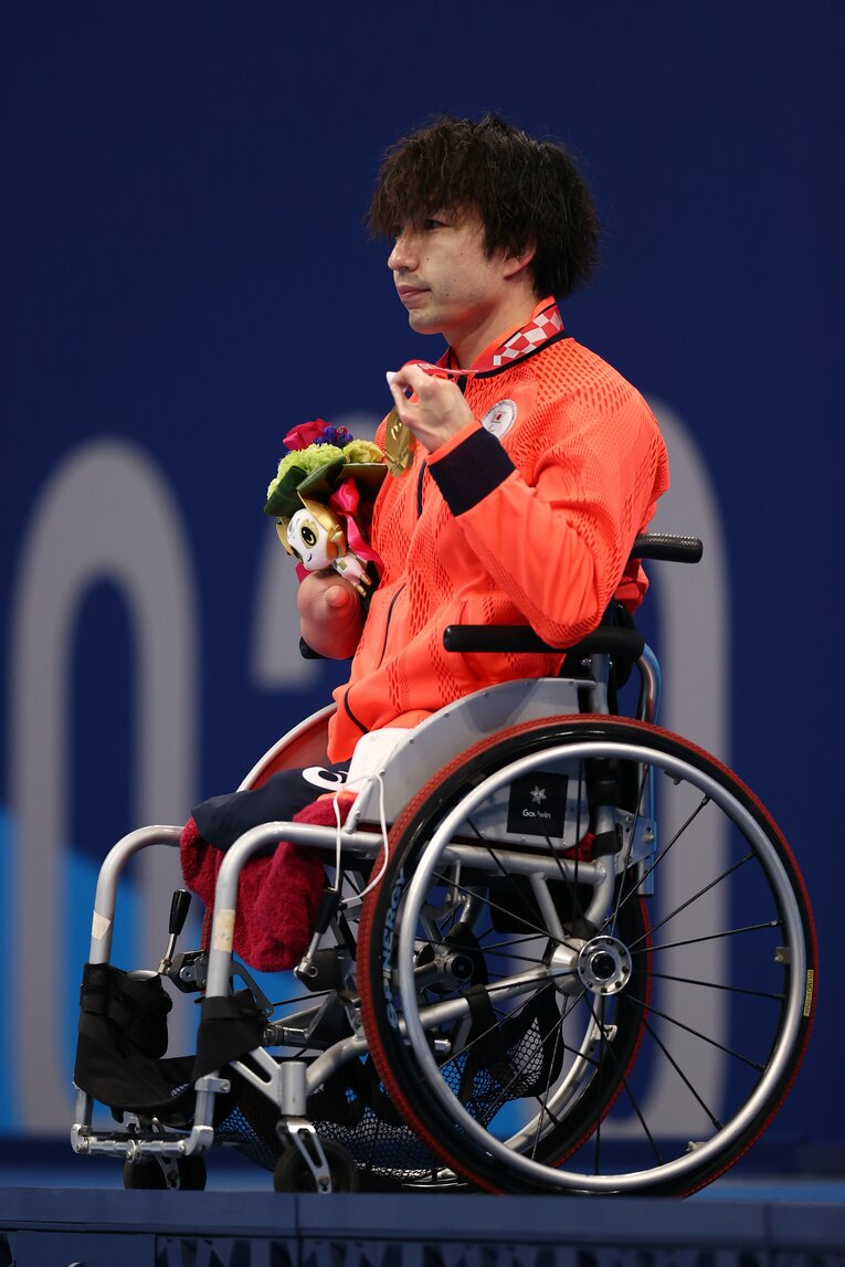 《13年ぶりに五輪で金メダル》なぜパラ競泳・鈴木孝幸は 引退も考えた“リオの惨敗”から立ち直れたのか(5)