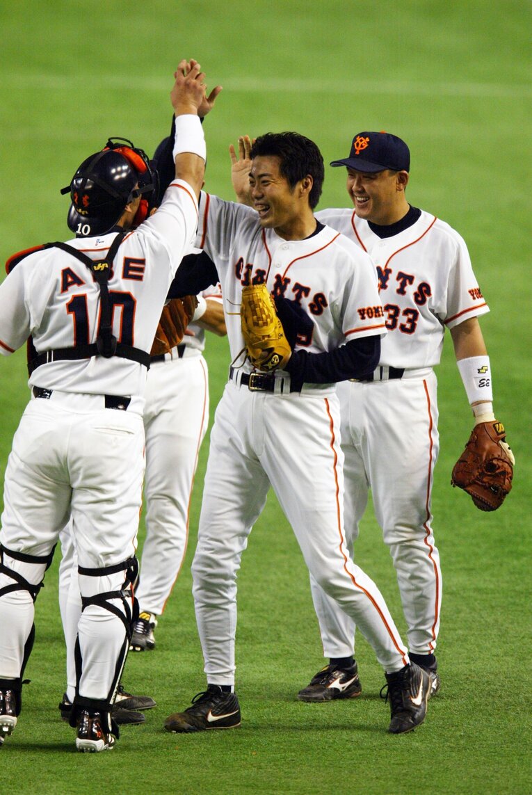 2002年、巨人で日本シリーズに出た際の上原　©Sports Graphic Number