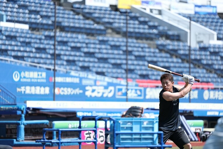 日頃の鍛錬がバットマンの道を切り拓いた　©Chiba Lotte Marines