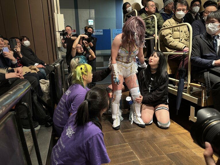 「敗者退団マッチ」として行われた上谷沙弥vs中野たむ　©Norihiro Hashimoto