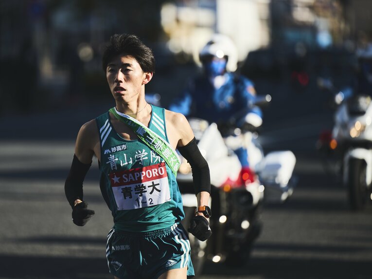 4年時には「箱根至上最高の2区」と言われるデッドヒートを見せた近藤　©Yuki Suenaga