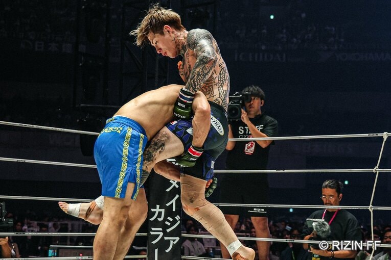 『超RIZIN.5』平本蓮vs.カルシャガ・ダウトベック　©RIZIN FF