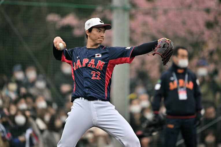 ダルビッシュと湯浅の「握り方コミュニケーション」（9枚中の1枚目）　©Hideki Sugiyama