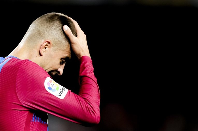 財政難の影響で低迷するバルセロナ。タレント不足に加え、クーマン監督の采配にも批判が集まっている ／ photograph by Getty Images