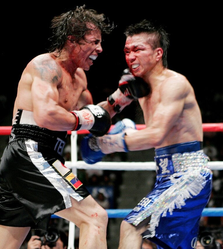 2007年5月3日、WBA世界スーパーフェザー級王者エドウィン・バレロに挑戦した本望信人。「バレロ絶対有利」の下馬評を覆す激闘を繰り広げた　©JIJI PRESS