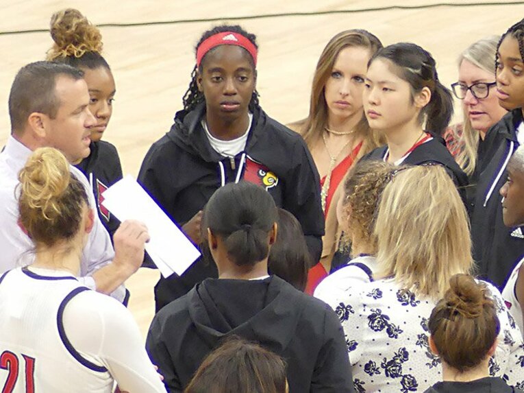 米バスケ名門大で注目の今野紀花。語学の壁を越え、その先の領域へ。(3)