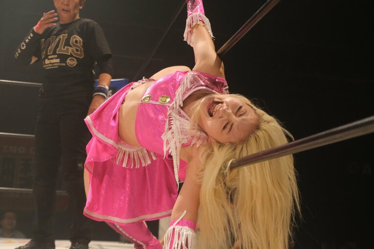 “闘うバービー人形”の急成長…見た目は派手でも練習熱心、Chi Chiをベテラン選手も絶賛「いきなり髪の毛掴んできたからね（笑）」(33)