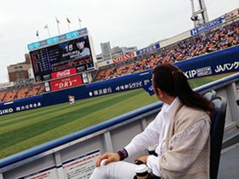 ハマスタのエキサイティング・シートから、番長の登板に熱い視線を送る。