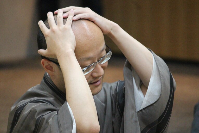 王位戦第1局で「まさかの逆転負け」を喫した渡辺明九段　©Number Web