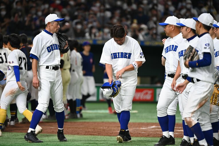 イチロー「僕がいなかったらできないから」女子高校選抜戦までの怪我とプレッシャーとの“知られざる戦い”…試合後に輝いた“49歳の笑顔”(64)