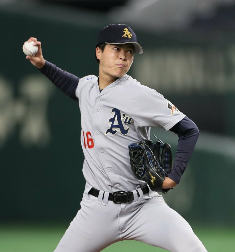 青森大の小金井はサイドからの切れ味鋭いスライダーが武器という　©Sankei Shimbun