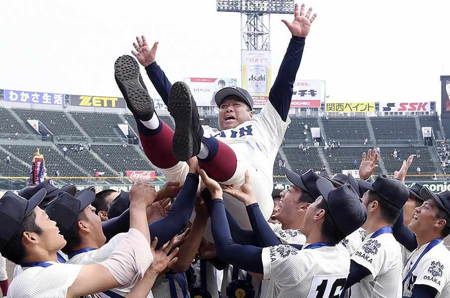 勝利を「喜べない」西谷浩一監督。大阪桐蔭を勝たせ続ける思考法。<Number Web> photograph by Kyodo News
