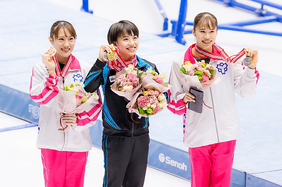 体操・村上茉愛、“恐怖の涙”を乗り越え五輪へ視界良好 「チュソビチナ」成功に見る24歳の確かな進化 <Number Web> photograph by Kiichi Matsumoto