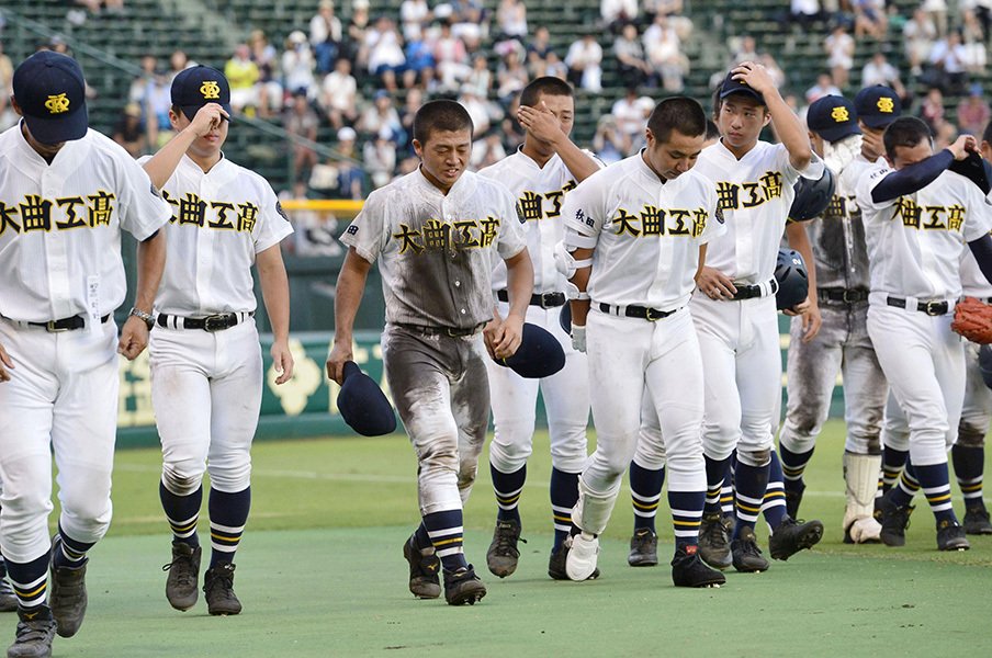 甲子園を“日常感”で戦った大曲工。日頃の練習を出し切った満面の笑顔。<Number Web> photograph by Kyodo News