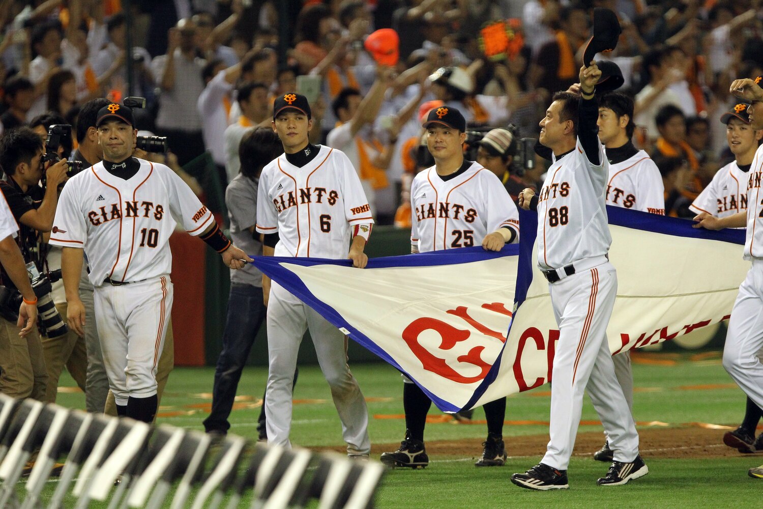 ジャイアンツでの優勝経験をDeNAに還元する、と誓う　©Shigeki Yamamoto