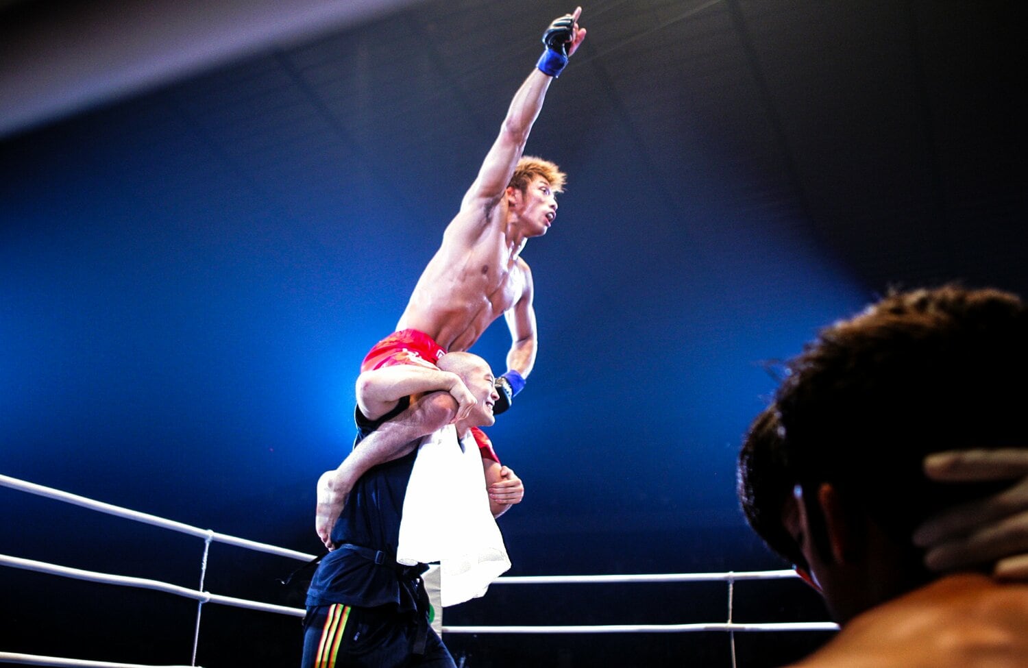 アレッシャンドリ・フランカ・ノゲイラから大金星をあげた所英男　©Susumu Nagao