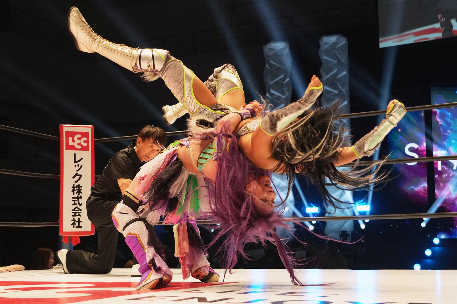 ブリッジのきいた中野たむのジャーマンスープレックス　©Essei Hara