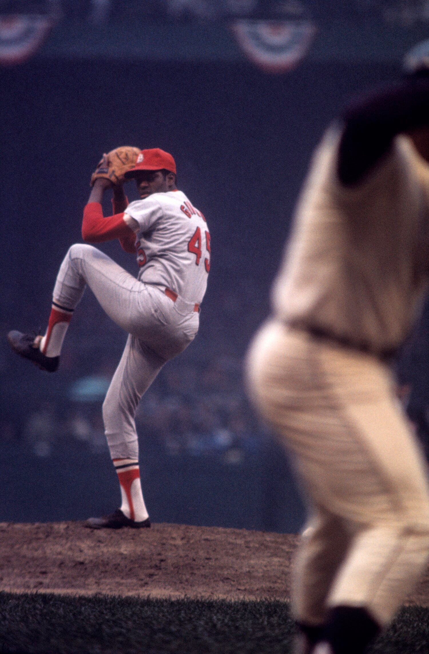 1968年、最優秀防御率(1.12)を獲得したボブ・ギブソン(カーディナルス)。当時のマウンドは15インチ(およそ38.1センチ)だった ©Getty Images