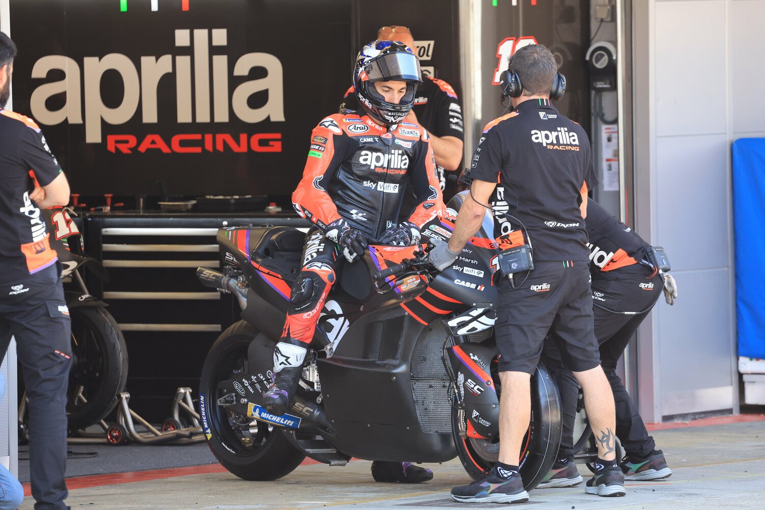 6月のカタルーニャテストに登場した「太っちょアンダーカウル」。ライダーはビニャーレス　©Satoshi Endo