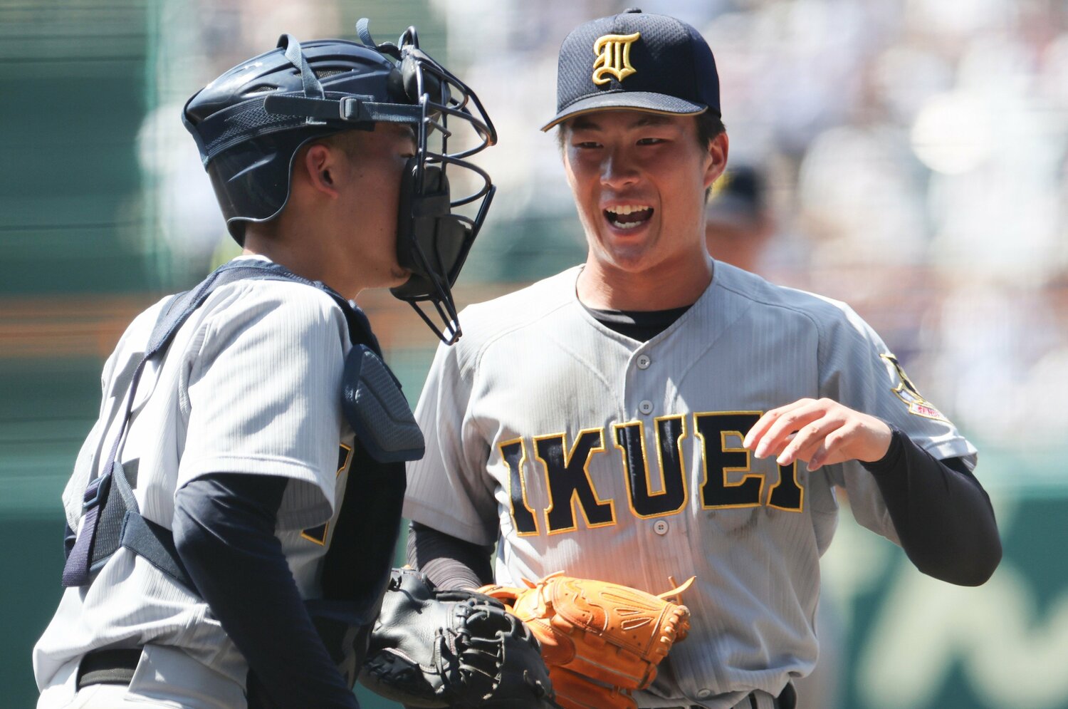 「お母さん…俺、仙台育英にするわ」“ノーコンだった少年”が甲子園で大活躍＆ドラフト候補に成長するまで「元バレー代表“伝説リベロ”の母」が明かす成長物語＜Number Web＞ photograph by JIJI PRESS