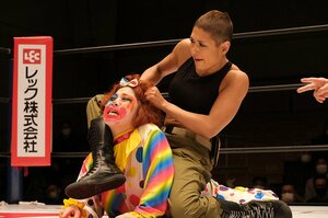 ジュリア「坊主頭」での出直し　元アイドルに敗れバリカン刈りも…悲壮感なき“闘う女”スタイルがカッコよすぎた