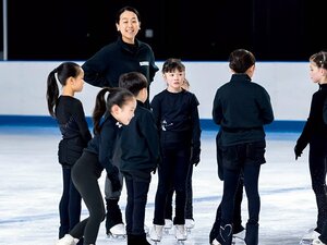 浅田真央「『毎日やりがいを感じています』。“自分らしい指導者”を目指して」