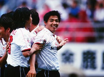 ＜龍角散presents エールの力2024②＞日本サッカーの至宝・小野伸二に色あせない輝きを授けたサポーターの声の力＜Number Web＞ photograph by J.LEAGUE/ AFLO