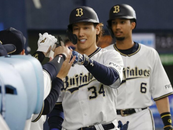 〈侍ジャパンの主砲が28歳に〉吉田正尚が語っていた、豪快スイングを「絶対に“フルスイング”と表現しない」理由<Number Web> photograph by KYODO