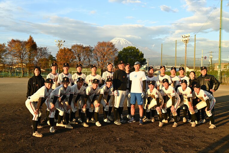富士高校野球部を指導したイチロー　©Naoya Sanuki
