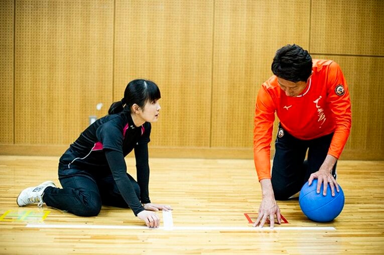 修造、ゴールボール挑戦！天摩由貴は「視覚以外の全感覚」で勝負する。(3)