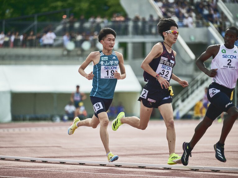 関カレ2部5000ｍで日本人2位となる6位に入った折田。先頭の留学生集団に果敢に勝負を挑むなど積極性も目立った　©︎Yuki Suenaga