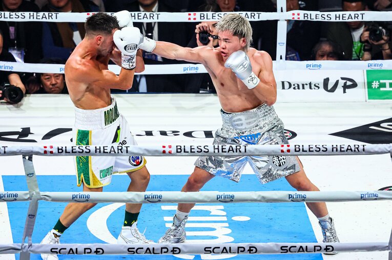 ジャブを放つ那須川天心　©Susumu Nagao