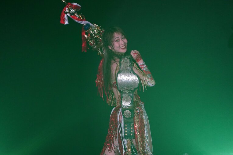 ハイスピード王座初防衛に成功した上谷沙弥　©Essei Hara