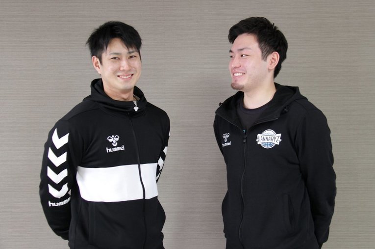 ライバルとして互いを高め合う寺嶋良（左）と久保田義章（右）。ともに97年生まれのPGだ ／ photograph by Masashi Kawasaki