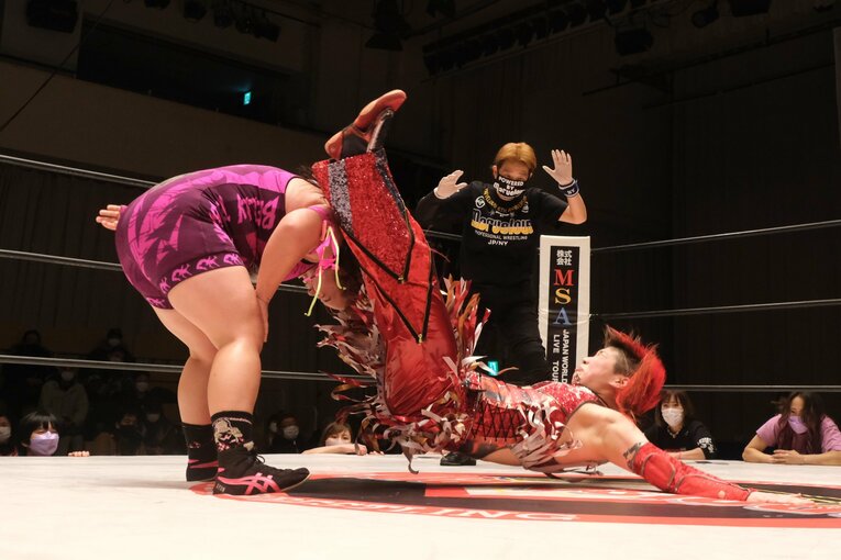 彩羽匠「見とけよ、スターダム」 マーベラスと仙女、“女子プロレスの本流”を継承する者は？ 長与千種も賞賛した“最高の試合”(37)