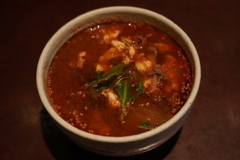 『一番館』のユッケジャンスープ