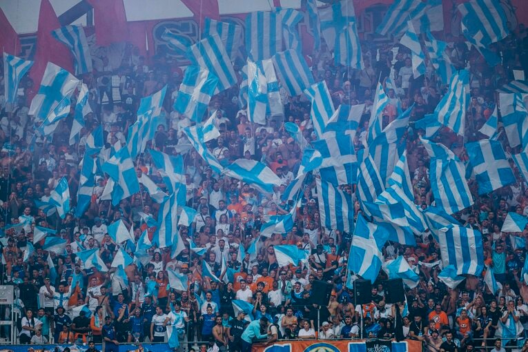 マルセイユのゴール裏サポーター。このあとどんどんヒートアップしていく　©Kiichi Matsumoto