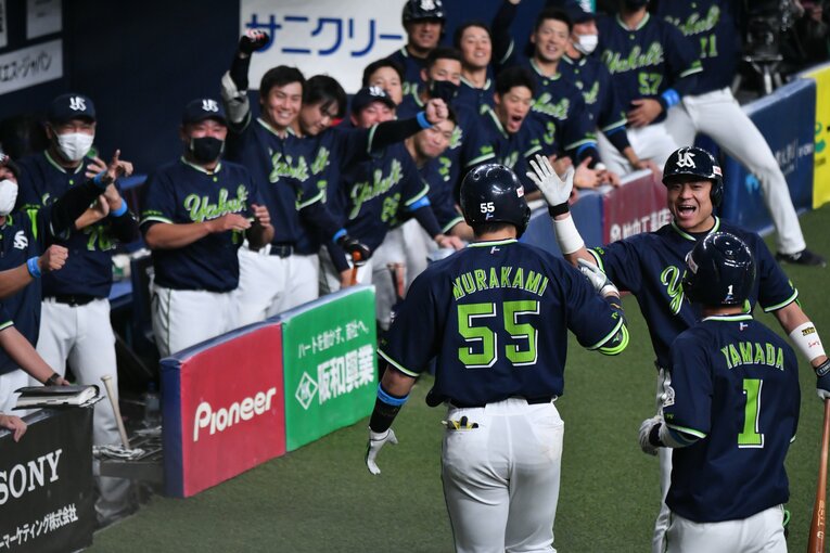 山田と村上という2人の主砲に、下位打線を固める中村ら。ヤクルト打線はまさに「線」となった　©Hideki Sugiyama