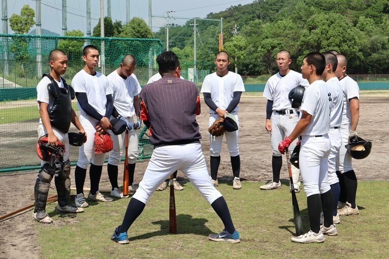学校の現状を見て多くの生徒が退学。現在の全校生徒は18人、野球部員は10人だけだ　©Fumi Sawai