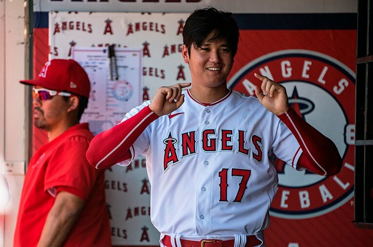 投打、走塁でも輝きを放つ大谷翔平。カート・スズキら相棒の捕手や同僚はどう見ている？ ／ photograph by Nanae Suzuki