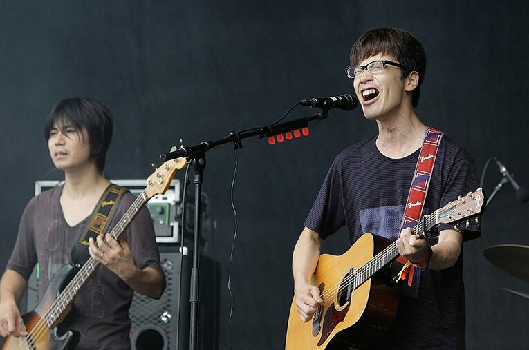 長年にわたって日本のロックシーンを支えている「くるり」。野球愛も非常に熱い（2011年撮影） ／ photograph by Chung Sung-Jun/Getty Images