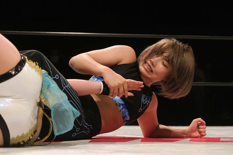 サイコロで勝敗が決まる？ 人気団体が “脱プロレス”で見せる女優たちのチャレンジとは…エース青野未来「エンタメだけど闘いがある」(65)