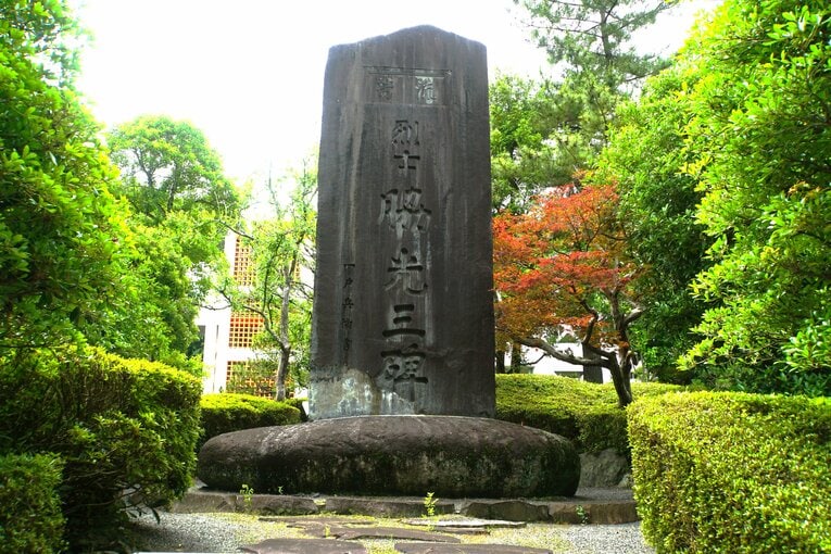 拓殖大学八王子キャンパス内にある脇光三の碑　©Kei Nakamura